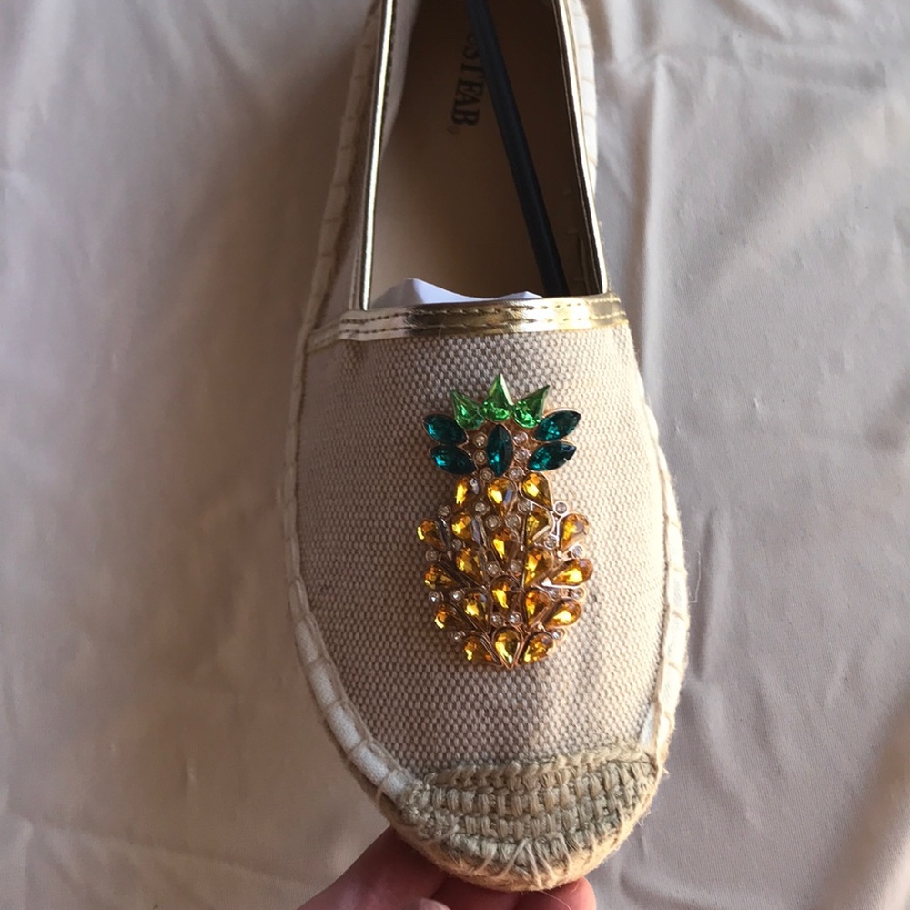 JustFab Sen slip ons